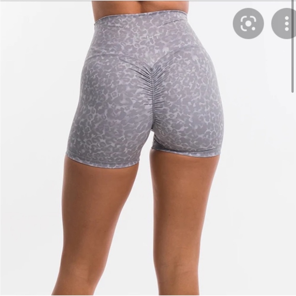 Echt high waist scrunch butt gray leopard athletic shorts